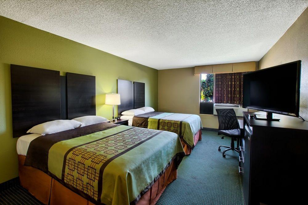 Отель Super 8 By Wyndham Raleigh North East Экстерьер фото