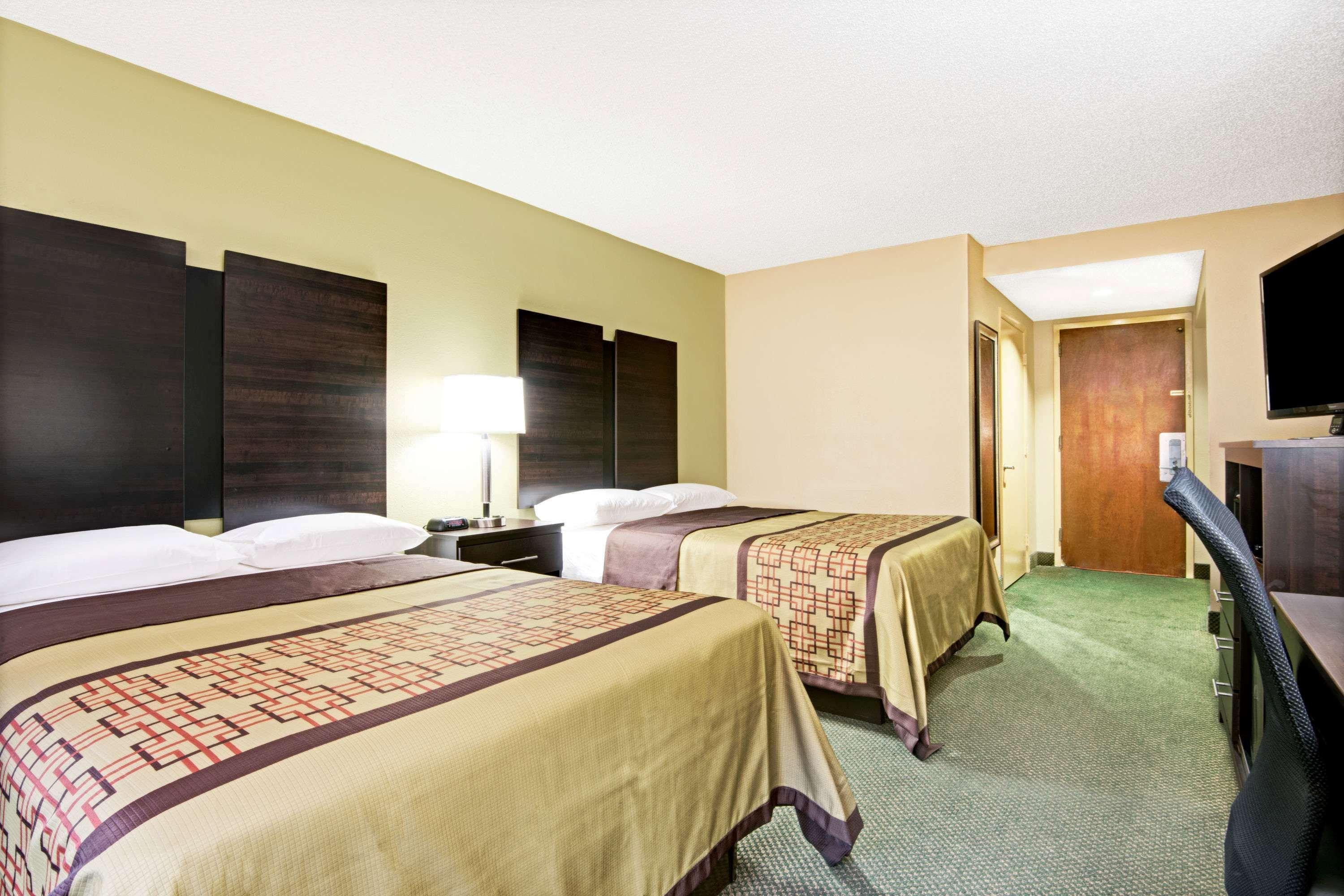 Отель Super 8 By Wyndham Raleigh North East Экстерьер фото