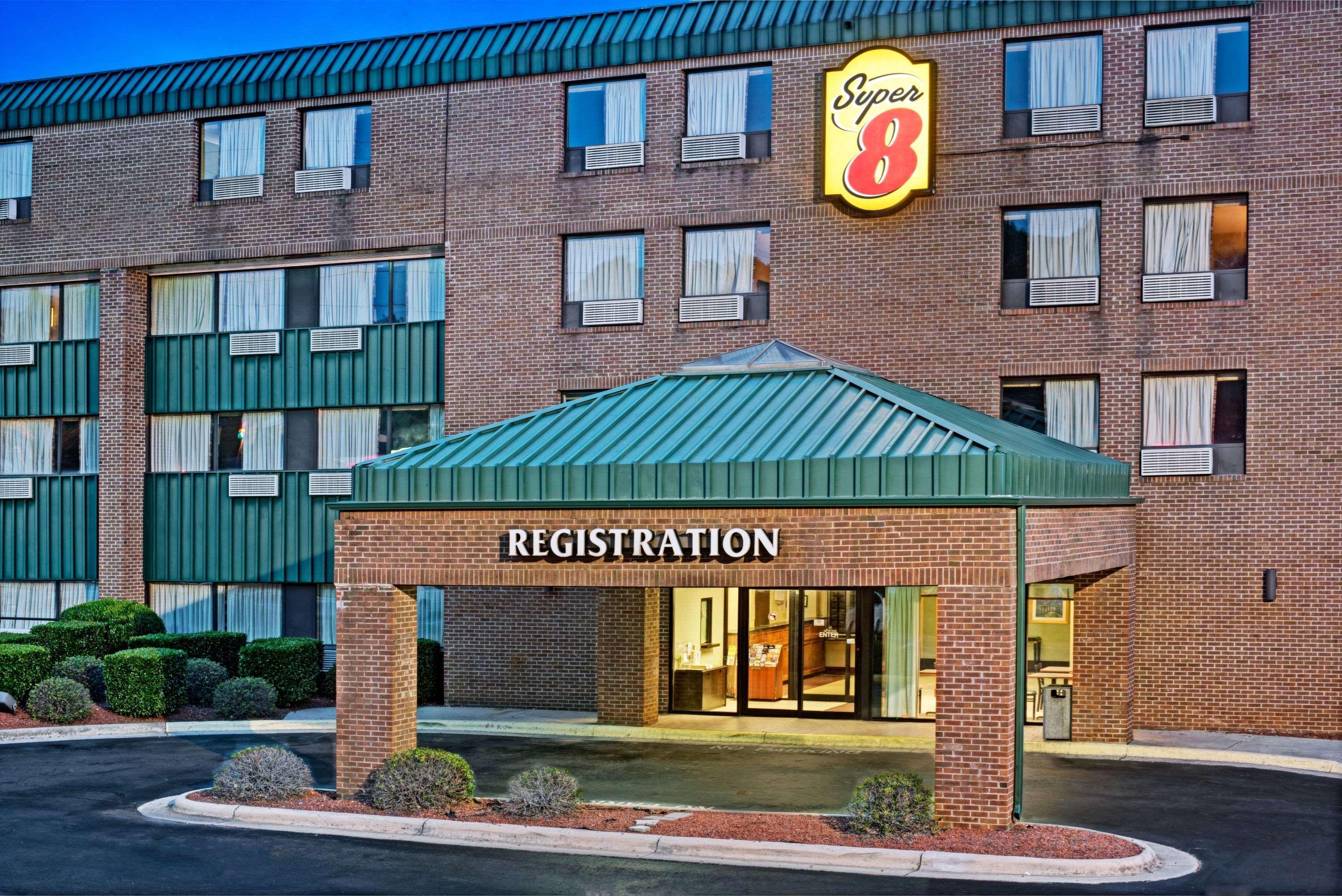 Отель Super 8 By Wyndham Raleigh North East Экстерьер фото